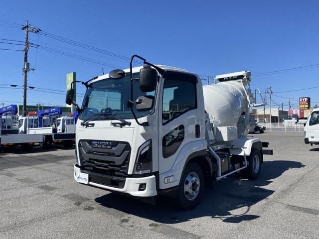 https://jema-auto-bucket.eu-central-1.linodeobjects.com/AunetImages/1785301171635-11465280_01.jpg