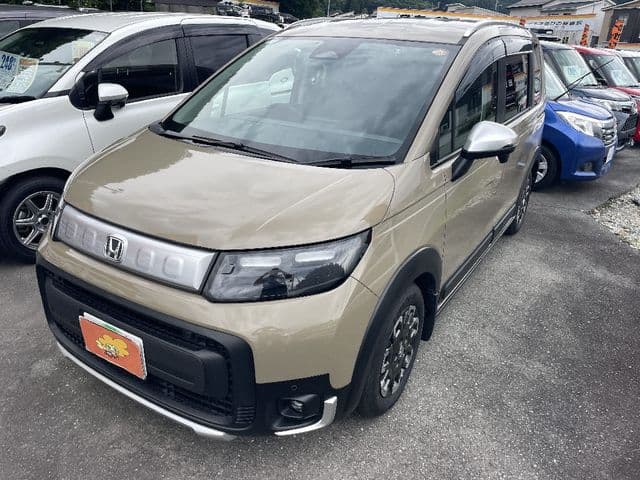 https://jema-auto-bucket.eu-central-1.linodeobjects.com/AunetImages/1785758820135-21150267_01.jpg