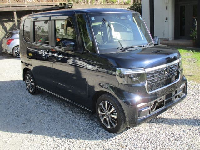 https://jema-auto-bucket.eu-central-1.linodeobjects.com/AunetImages/1786436248332-21850269_01.jpg