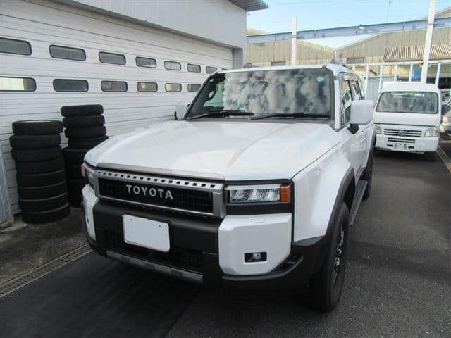 https://jema-auto-bucket.eu-central-1.linodeobjects.com/AunetImages/1786535324501-25866348_01.jpg