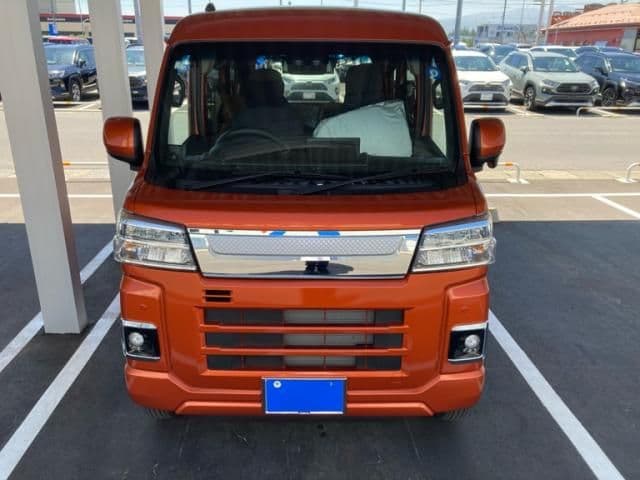 https://jema-auto-bucket.eu-central-1.linodeobjects.com/AunetImages/1786601133027-22065510_01.jpg