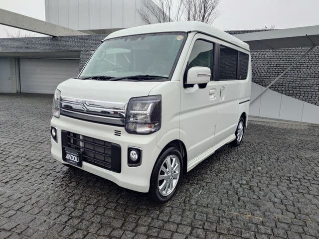https://jema-auto-bucket.eu-central-1.linodeobjects.com/AunetImages/1787226720509-07350462_01.jpg