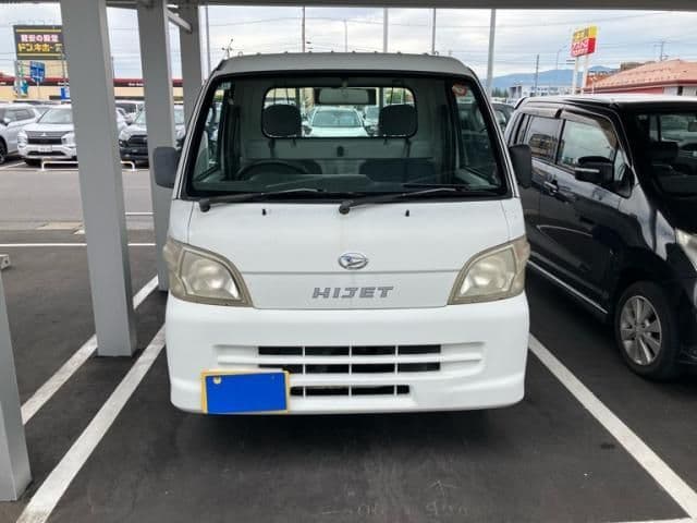 https://jema-auto-bucket.eu-central-1.linodeobjects.com/AunetImages/1787574298450-23666259_01.jpg