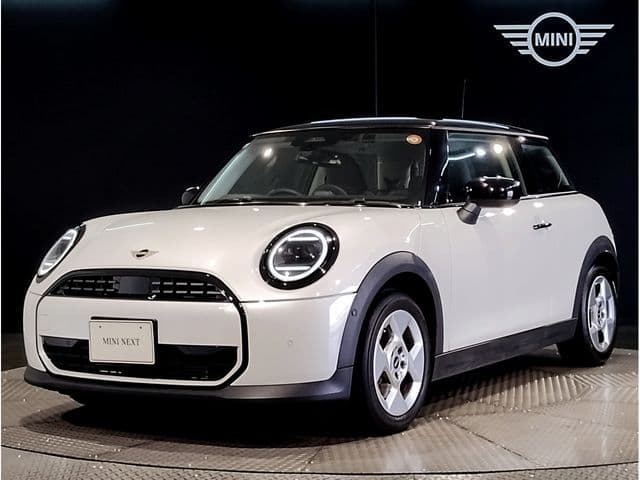 https://jema-auto-bucket.eu-central-1.linodeobjects.com/AunetImages/1788490182232-24050097_01.jpg
