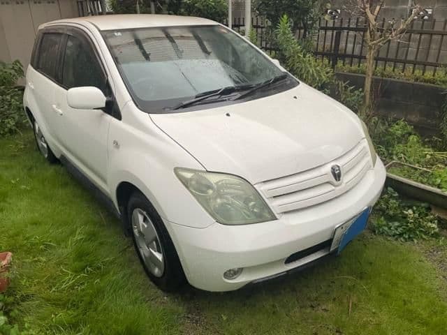 TOYOTA IST