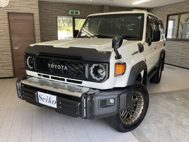 https://jema-auto-bucket.eu-central-1.linodeobjects.com/AunetImages/1790855629807-15280006_01.jpg
