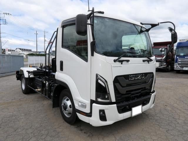 https://jema-auto-bucket.eu-central-1.linodeobjects.com/AunetImages/1791079969527-24165072_01.jpg