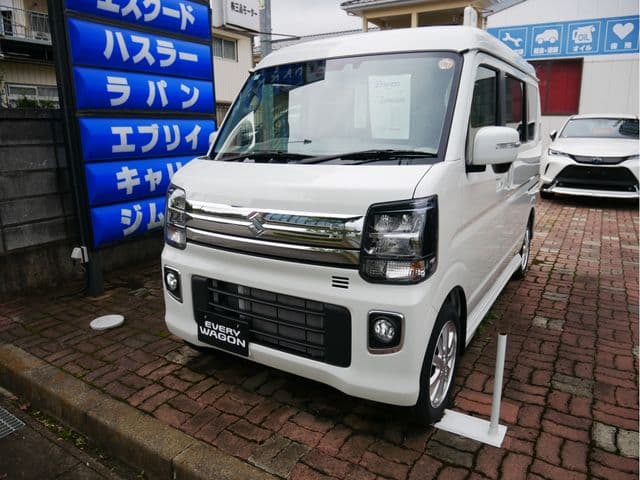 https://jema-auto-bucket.eu-central-1.linodeobjects.com/AunetImages/1791166648429-27050102_01.jpg