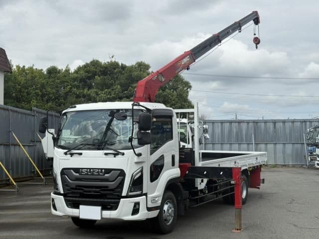 https://jema-auto-bucket.eu-central-1.linodeobjects.com/AunetImages/1791200854233-23965296_01.jpg