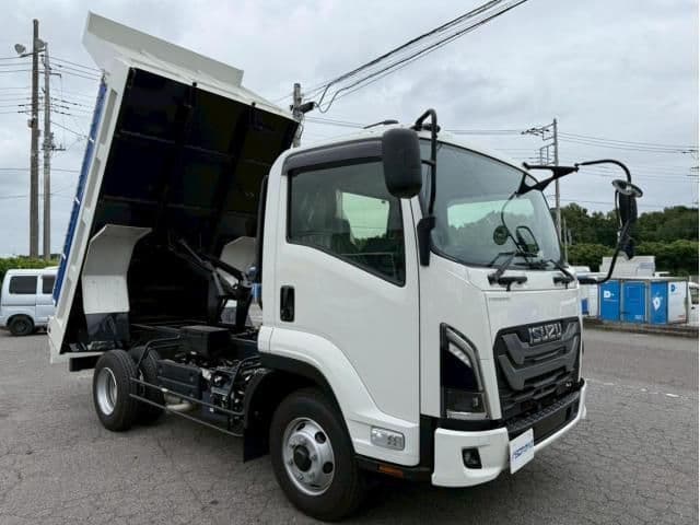 https://jema-auto-bucket.eu-central-1.linodeobjects.com/AunetImages/1791201156598-17265003_01.jpg