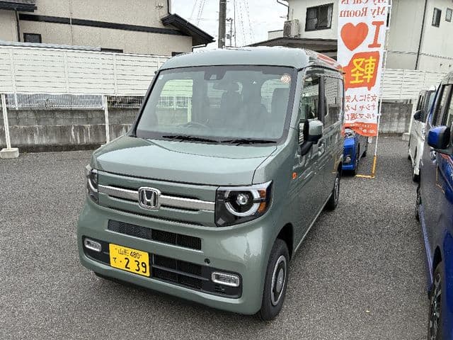 https://jema-auto-bucket.eu-central-1.linodeobjects.com/AunetImages/1791251548397-17250100_01.jpg