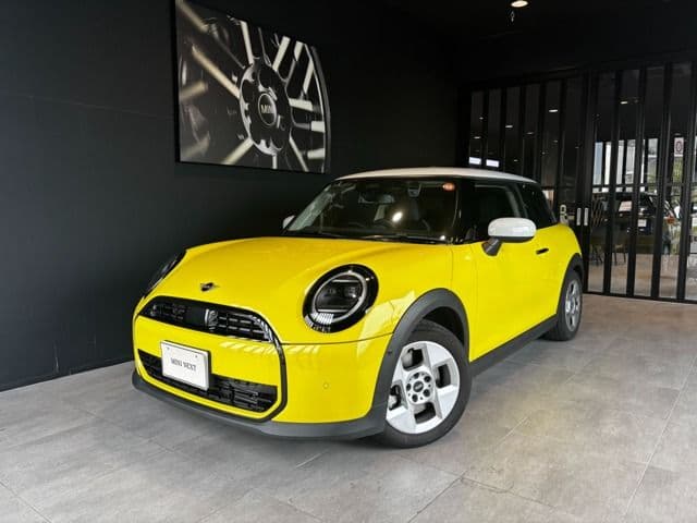https://jema-auto-bucket.eu-central-1.linodeobjects.com/AunetImages/1791251931969-19762411_01.jpg