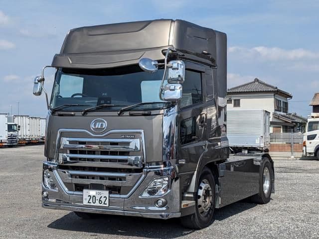 https://jema-auto-bucket.eu-central-1.linodeobjects.com/AunetImages/1791287705319-18565298_01.jpg