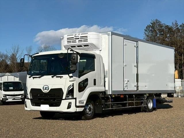 https://jema-auto-bucket.eu-central-1.linodeobjects.com/AunetImages/1791289217360-26265068_01.jpg