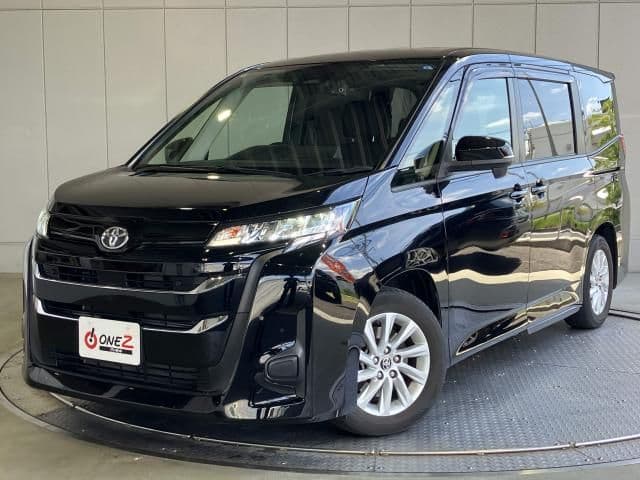 TOYOTA NOAH