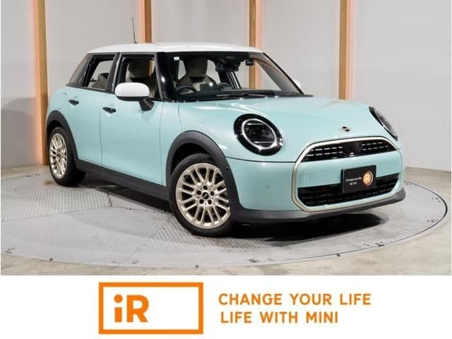 https://jema-auto-bucket.eu-central-1.linodeobjects.com/AunetImages/1791685202560-27462707_01.jpg