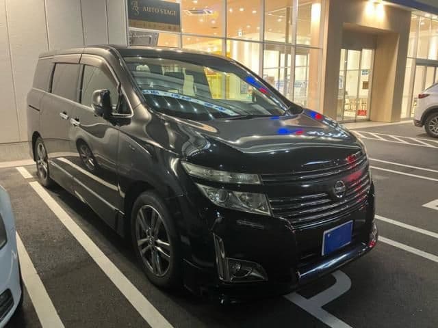NISSAN ELGRAND