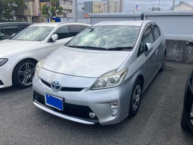 TOYOTA PRIUS