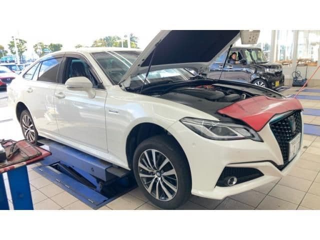 TOYOTA CROWN sedan hybrid