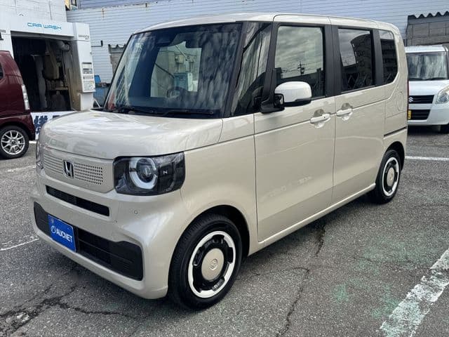 https://jema-auto-bucket.eu-central-1.linodeobjects.com/AunetImages/1793412595776-26650102_01.jpg