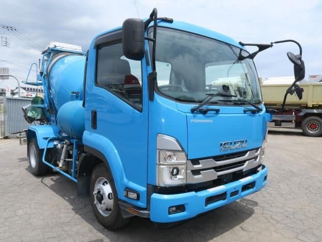 https://jema-auto-bucket.eu-central-1.linodeobjects.com/uploads/1784029676876-17565007_01.jpg