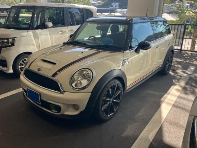 https://jema-auto-bucket.eu-central-1.linodeobjects.com/AunetImages/1790167850240-26665853_01.jpg