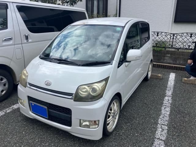 DAIHATSU MOVE CUSTOM