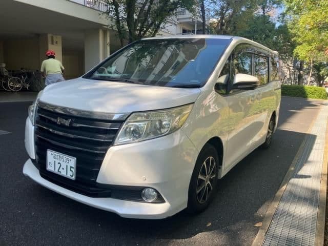 TOYOTA NOAH