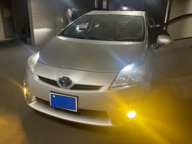 TOYOTA PRIUS