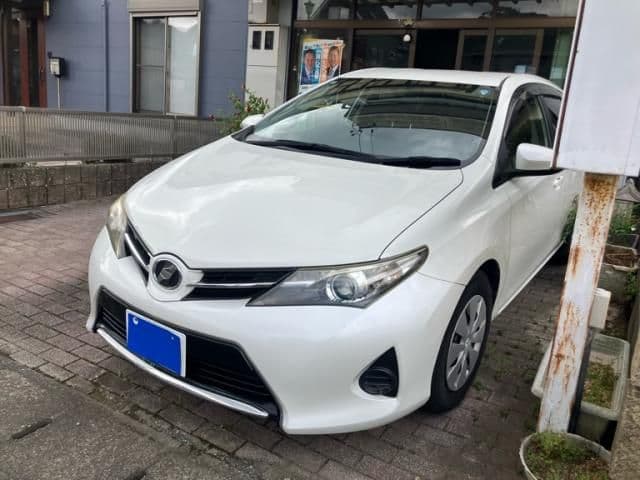 TOYOTA AURIS