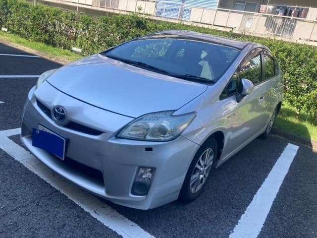 TOYOTA PRIUS