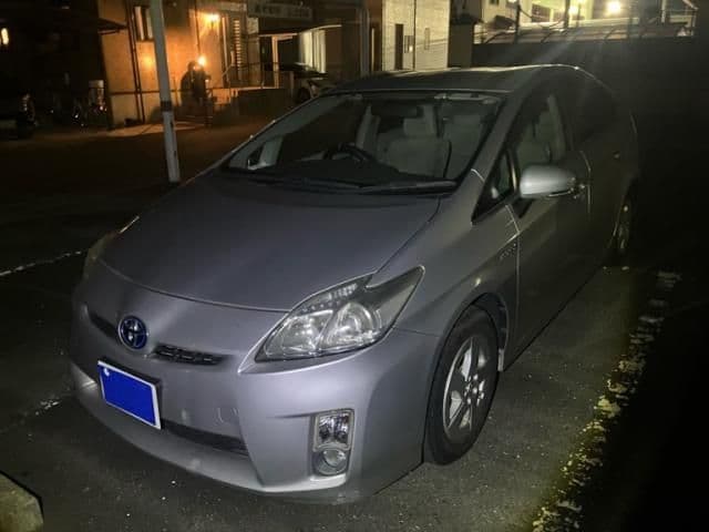 TOYOTA PRIUS