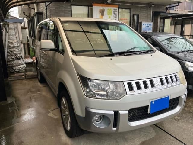 MITSUBISHI DELICA D:5 4WD